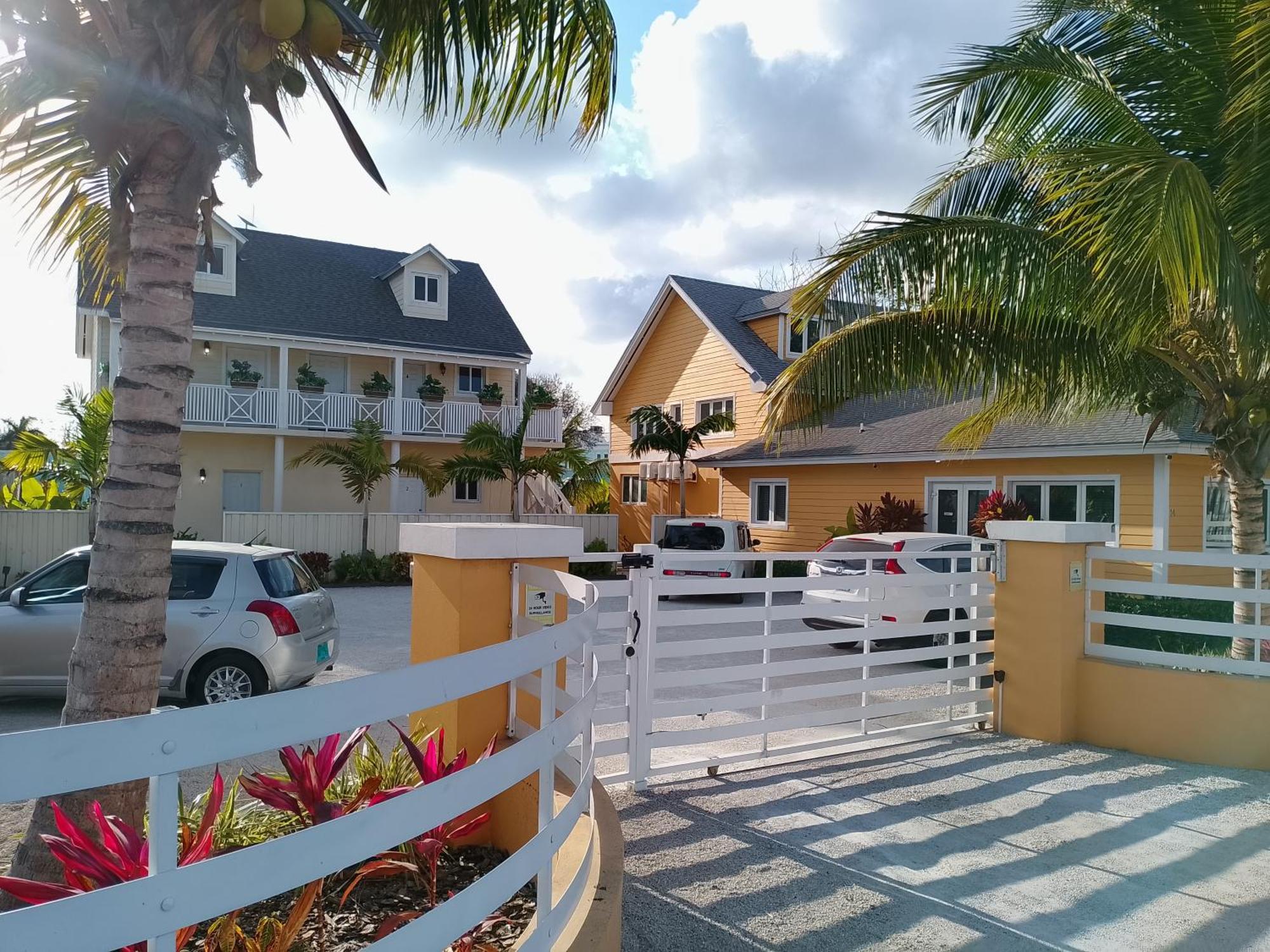 Villa By The Bay 拿骚 外观 照片
